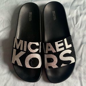 New Michael Kors Gilmore slides 10 crystals no box